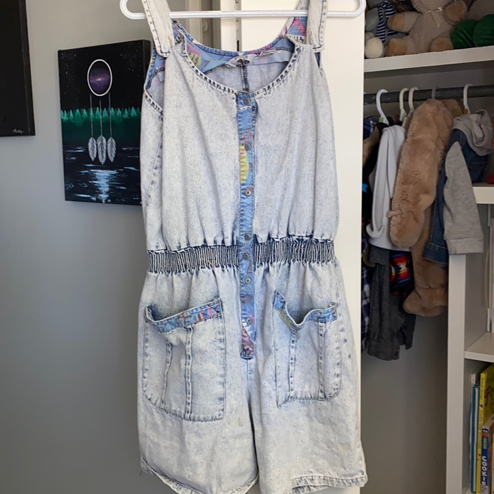 Short vintage acid-washed overalls